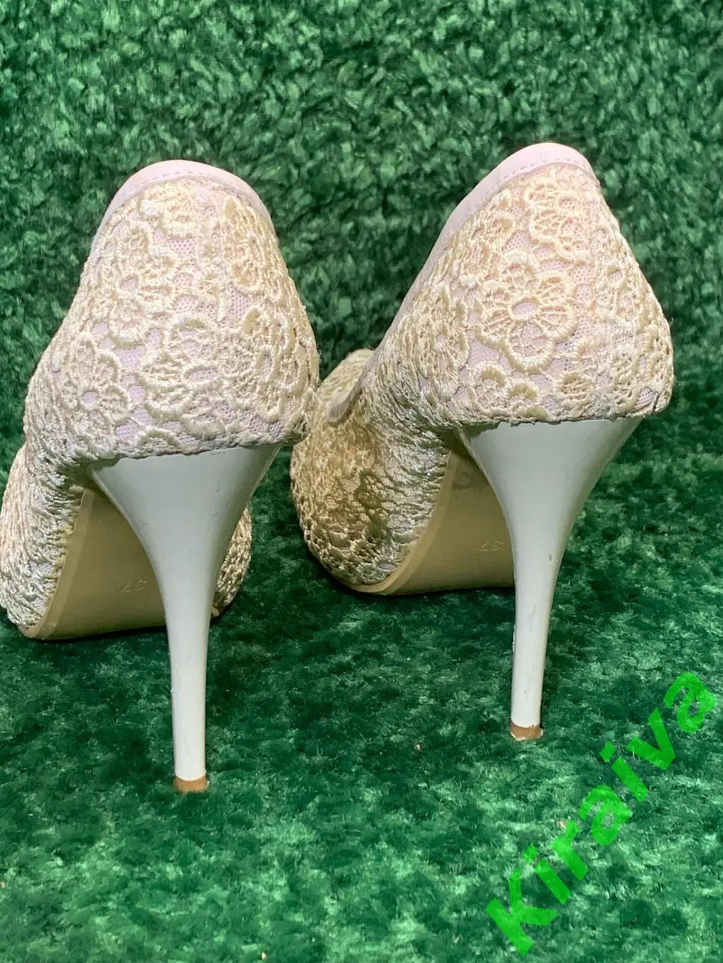 Женские туфли Santarose праздничные гипюровые, кружево цвета шампань 36,5–37 (24 4