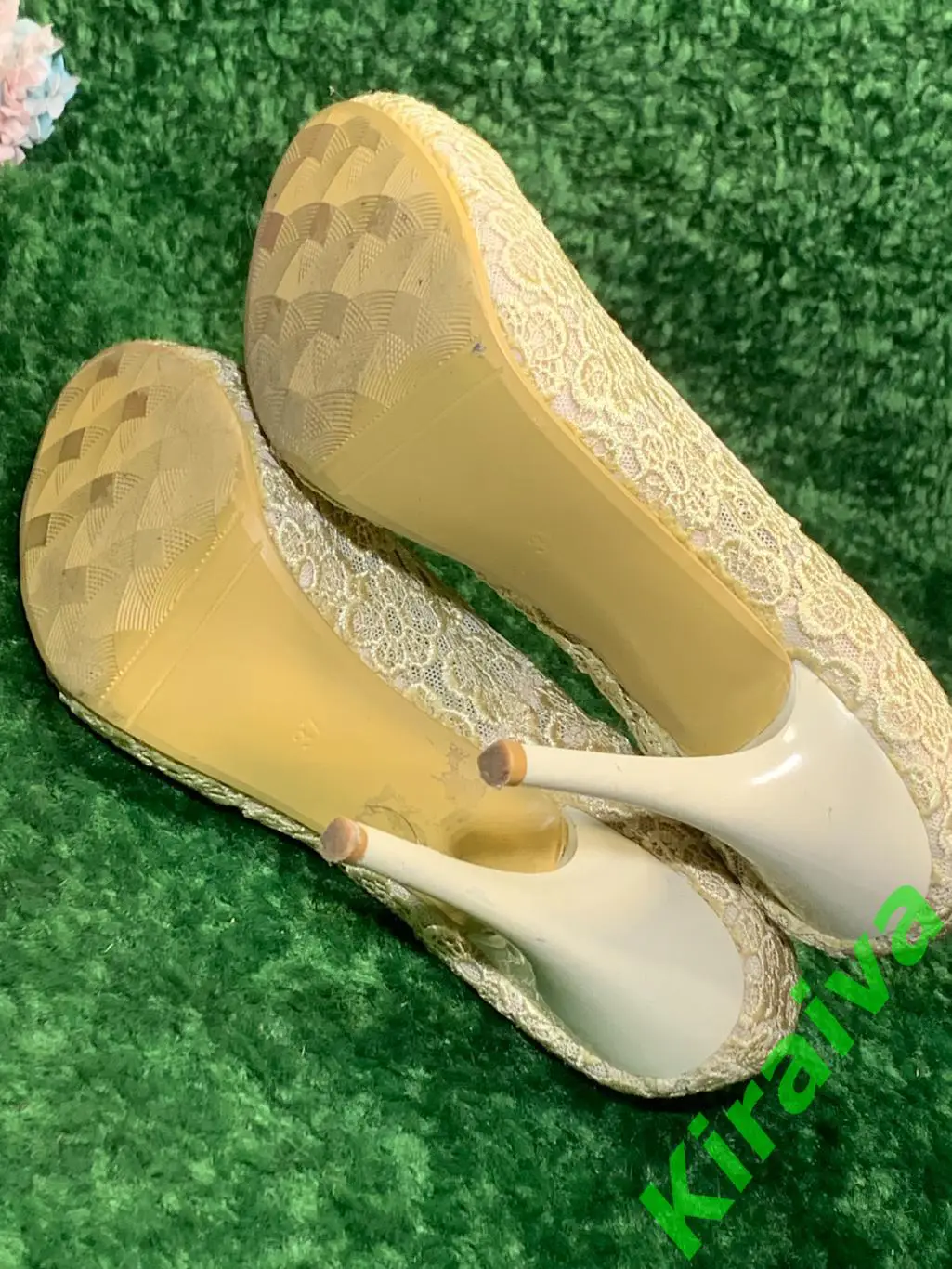 Женские туфли Santarose праздничные гипюровые, кружево цвета шампань 36,5–37 (24 5