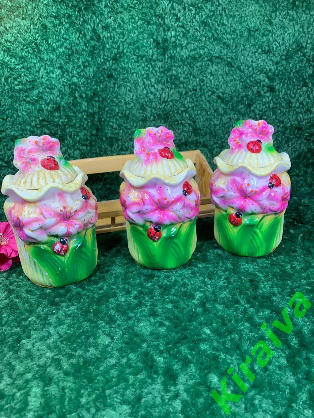 Набор керамических емкостей, 3 банки по 600 мл на деревянной подставке для сыпуч 2