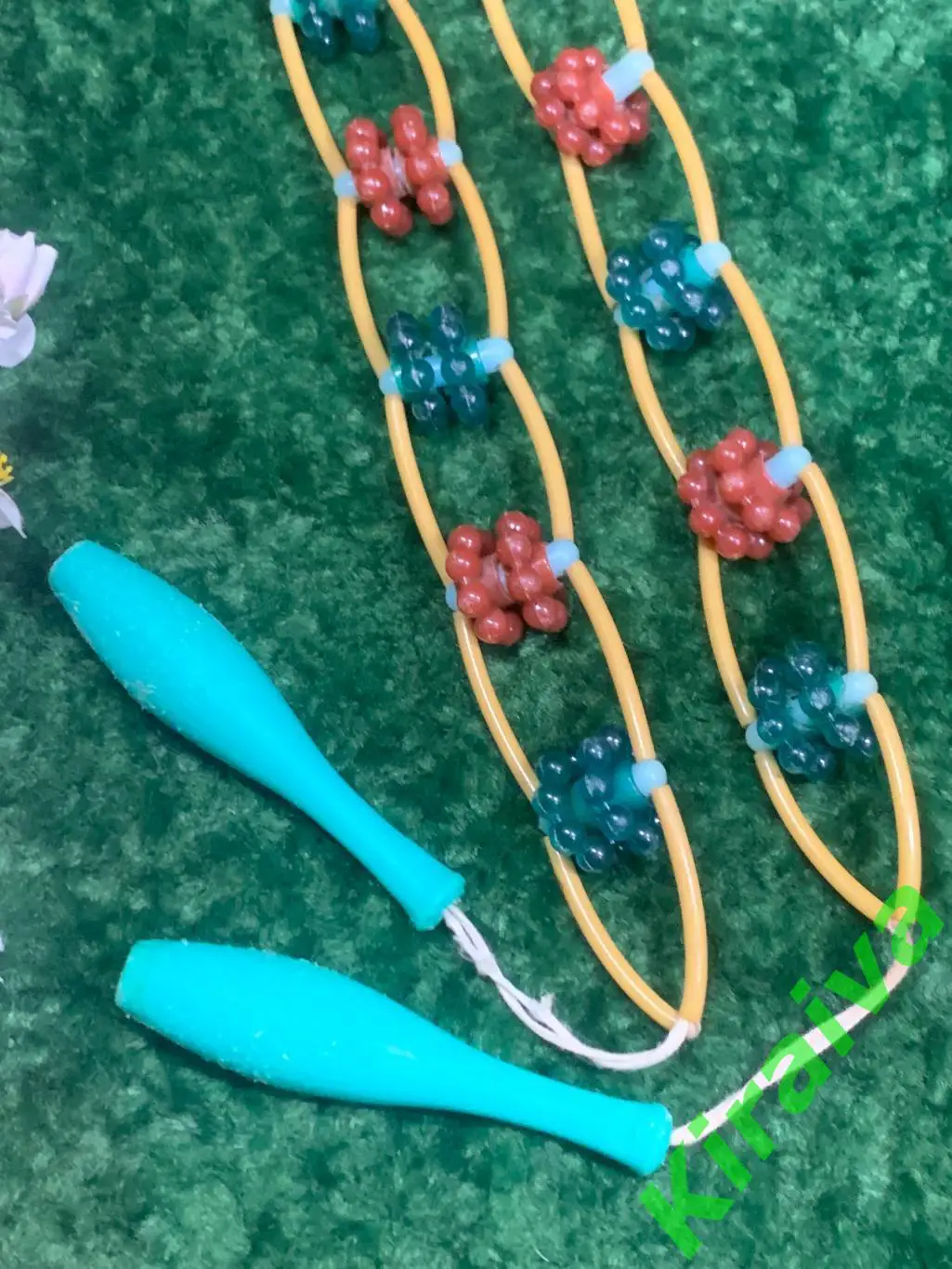 Массажер пластиковый ленточно-роликовый для спины ног тела ребристые шарик Н8023 3