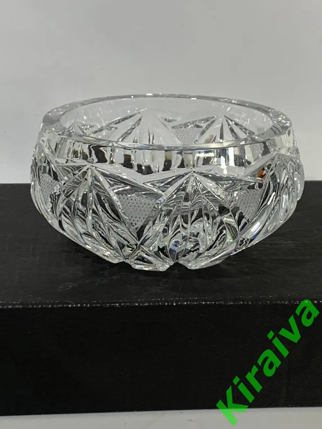 Хрустальная конфетница СССР — резная, круглая, тяжёлая, ?12 см, винтаж Н1534Пр