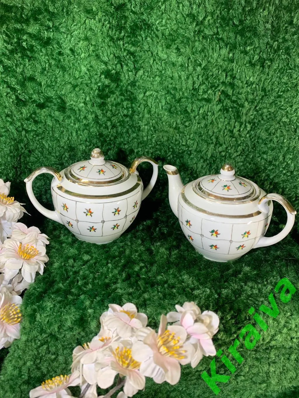 Винтажный чайник с сеточкой и сахарница из сервиза «Жито», Городница, 1957–60 гг