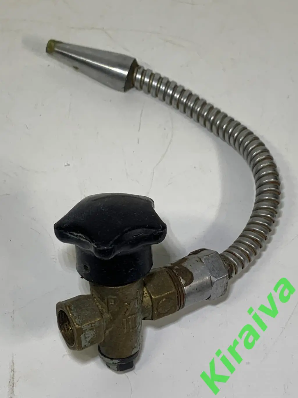 Гибкий выносной патрубок с вентилем | СССР Н1589Гибкая металлическая трубка с