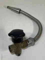 Гибкий выносной патрубок с вентилем | СССР Н1589Гибкая металлическая трубка с