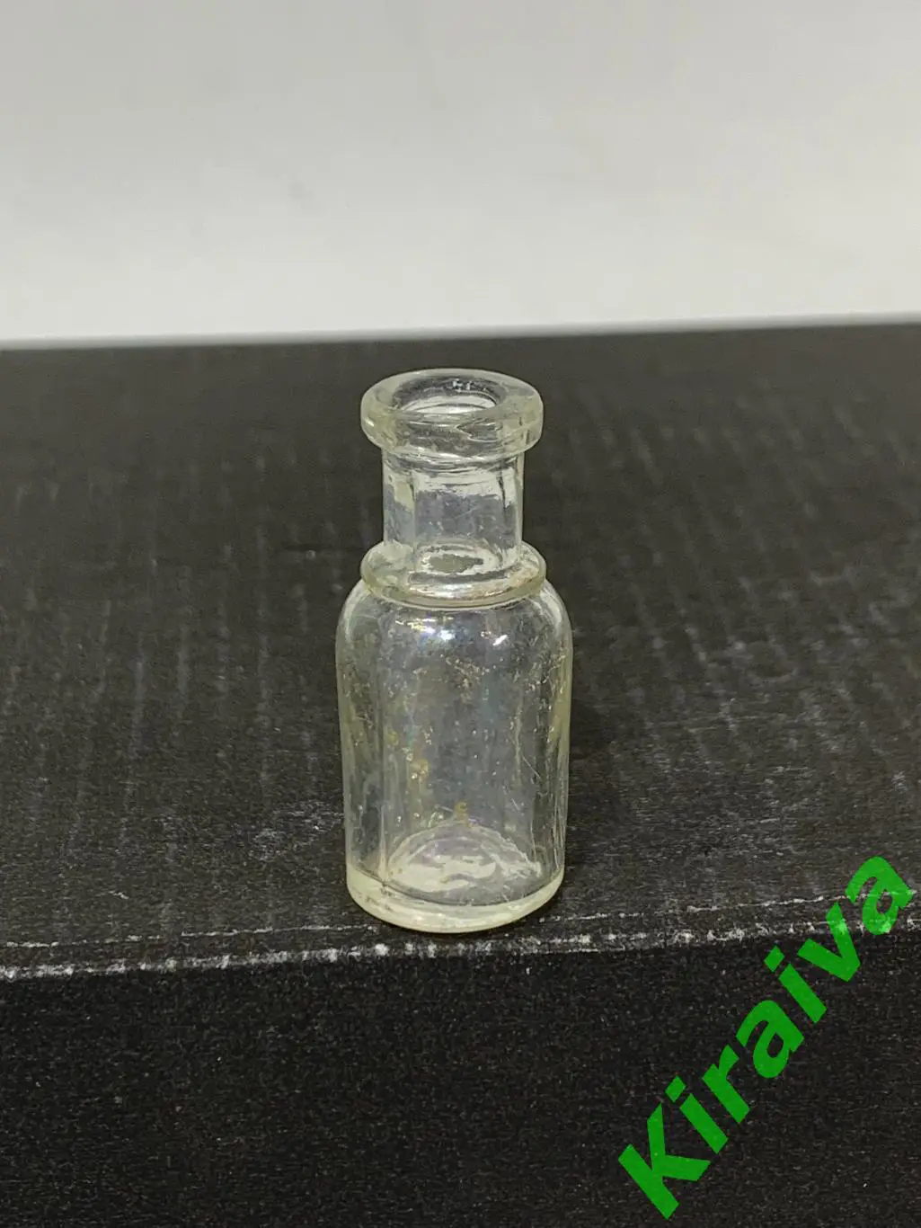 Антикварная миниатюрная стеклянная бутылочка «Царская Россия» РИО 1917 г Н1597 1