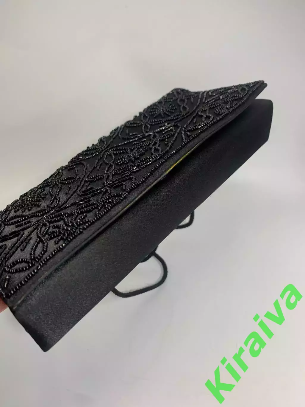 Клатч декорирован бисером, от Орифлейм, черного цвета, на магните 25х11х4 Н2264 3