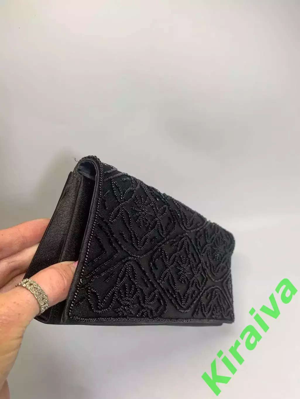 Клатч декорирован бисером, от Орифлейм, черного цвета, на магните 25х11х4 Н2264 7