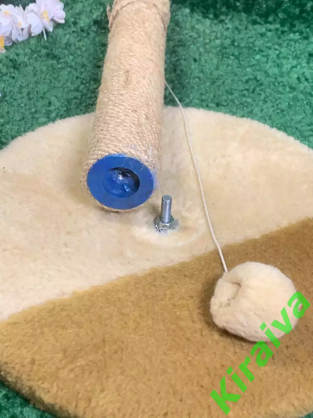 Когтеточка для котов разборная на подставке с помпончиком 46?33,5 см драпак Н697 5