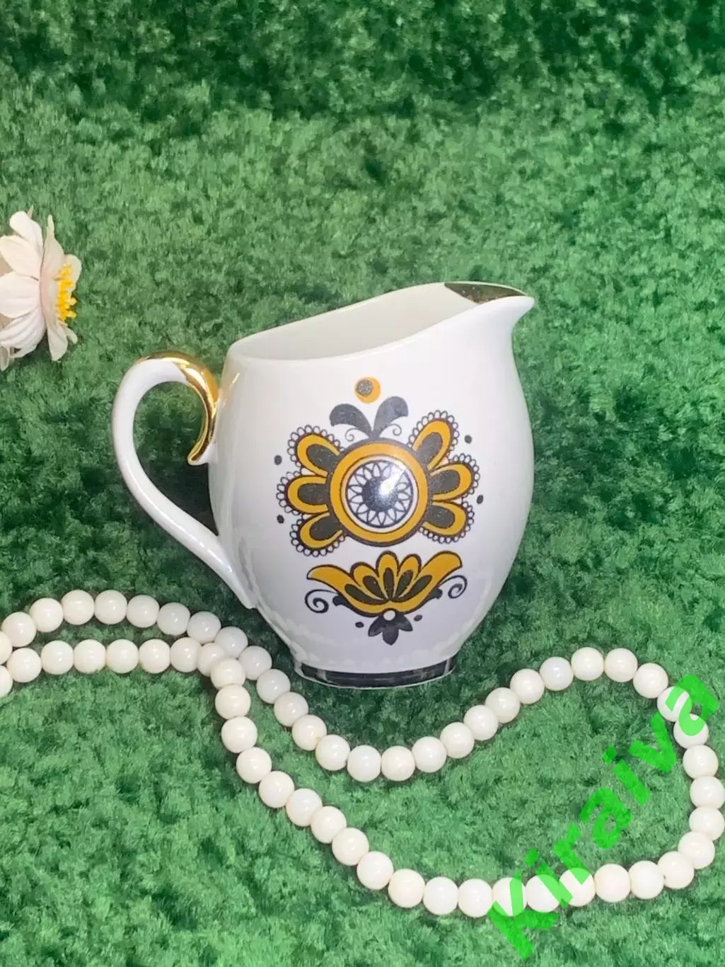 70-е Молочник фарфоровый 350 мл. «Полтавский» с позолотой и декором, Н2310