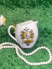 70-е Молочник фарфоровый 350 мл. «Полтавский» с позолотой и декором, Н2310