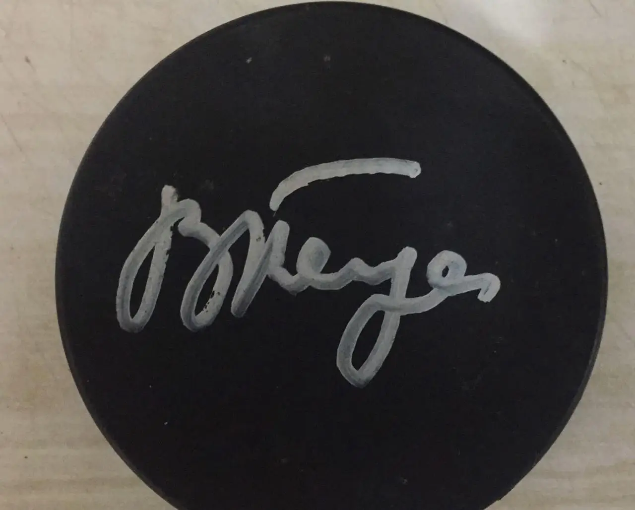 Шайба с автографом В.В.Петрова