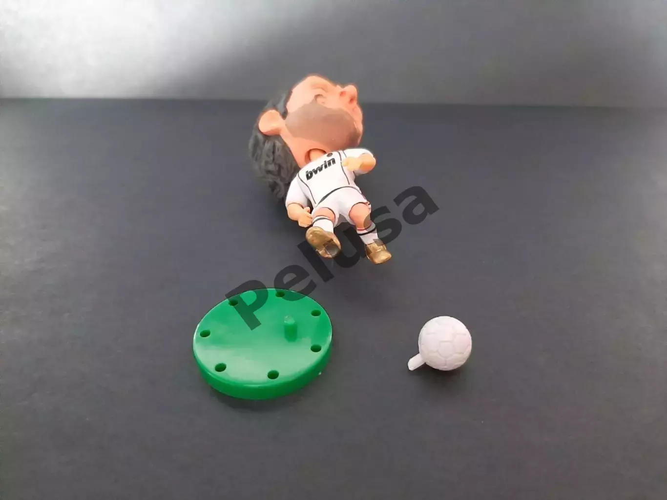 Алессандро Неста. Мілан (біла форма). фігурки футболістів soccerwe 4