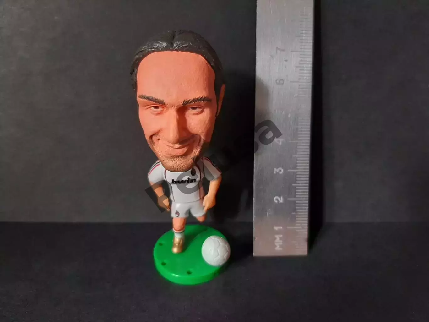 Алессандро Неста. Мілан (біла форма). фігурки футболістів soccerwe 6