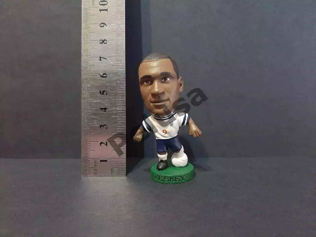 Еміл Хескі. Збірна Англії. Фігурка футболіста Corinthian ProStars 2000 г. 6