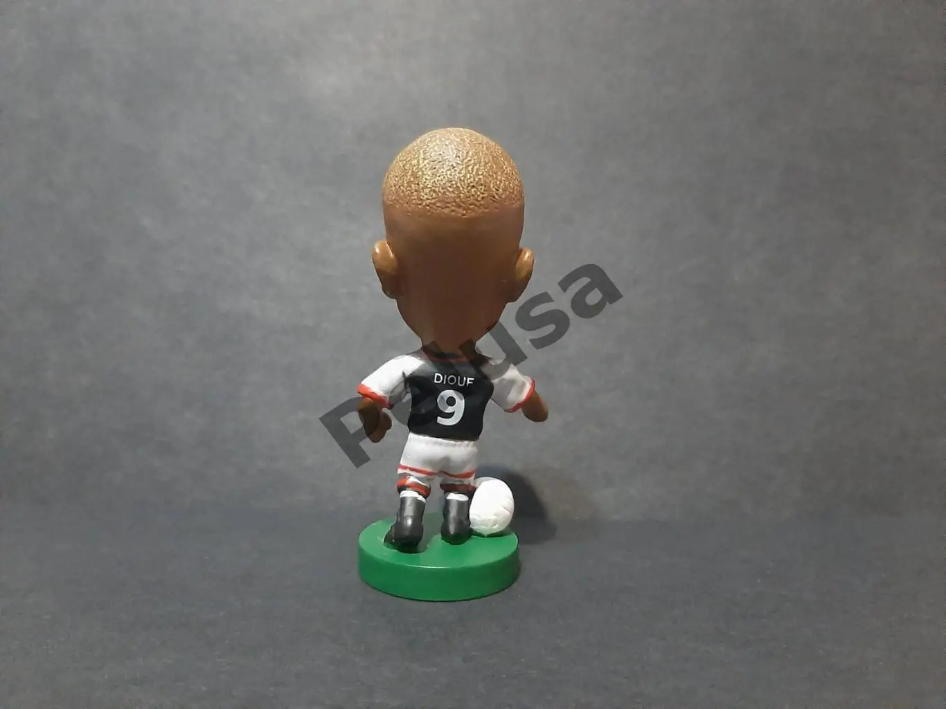 Эль-Хаджи Диуф, Ливеруль. Фигурка футболиста Corinthian ProStars. 2003 г. 2