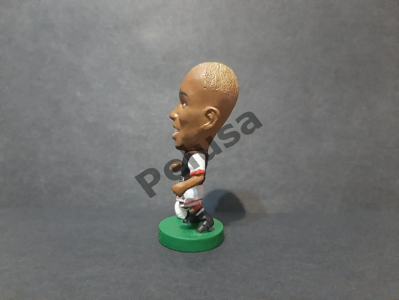 Эль-Хаджи Диуф, Ливеруль. Фигурка футболиста Corinthian ProStars. 2003 г. 3