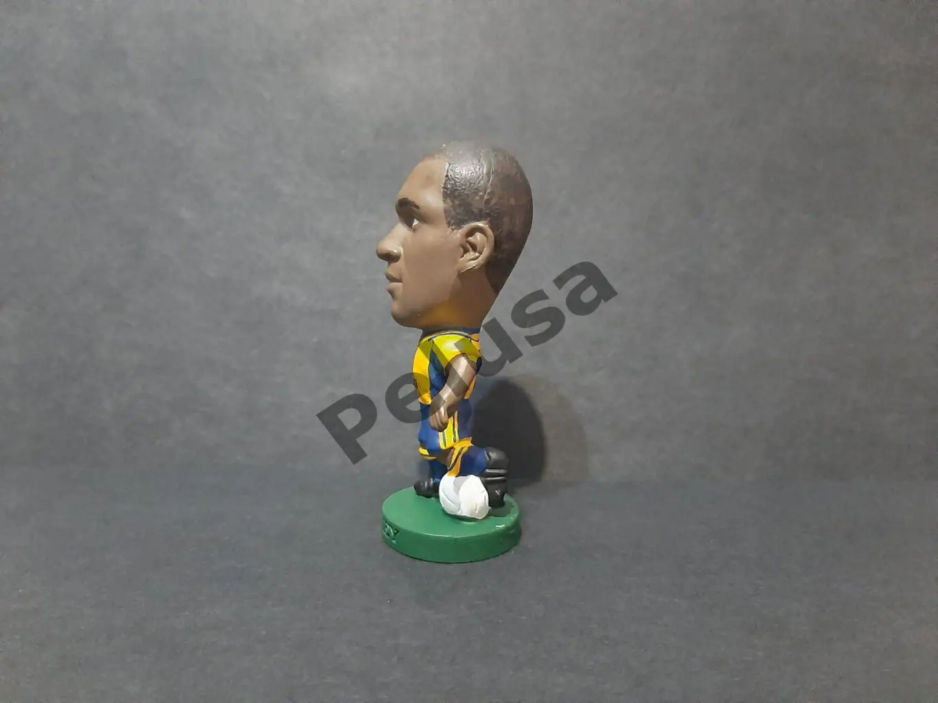Эмиль Хески. Ливеруль. Фигурка футболиста Corinthian ProStars 2000 г. 3