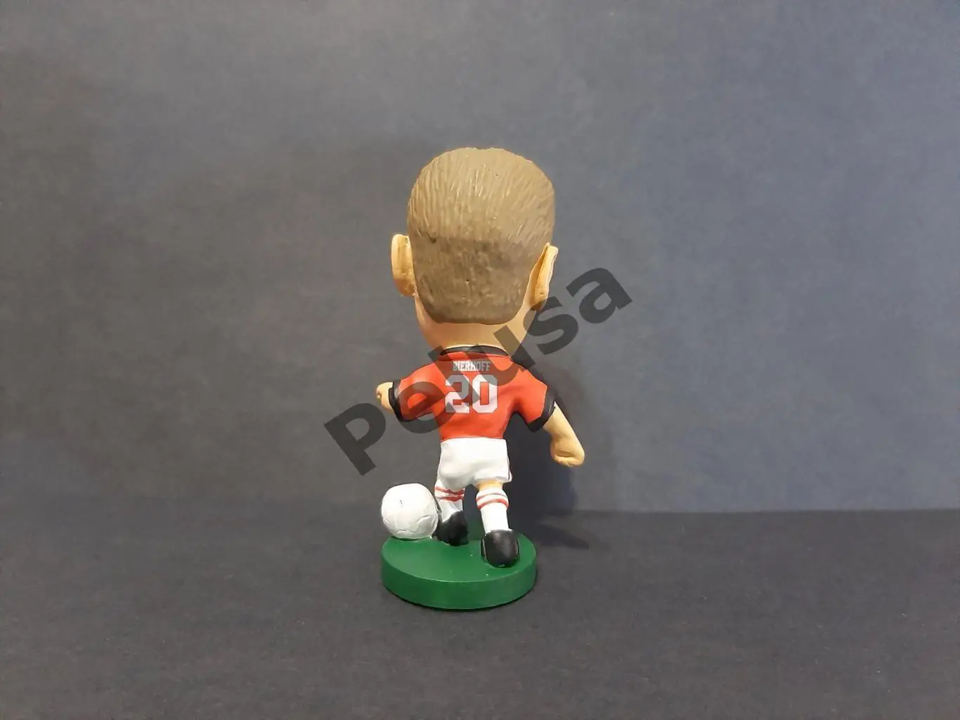 Олівер Біргофф. Мілан. Фігурки футболістів Corinthian ProStars 1999 г. 2