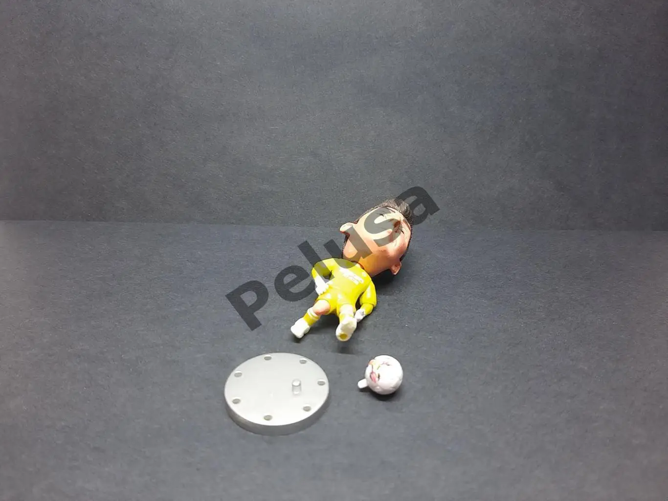 Тібо Куртуа. Реал Мадрид. фігурки футболістів soccerwe 4