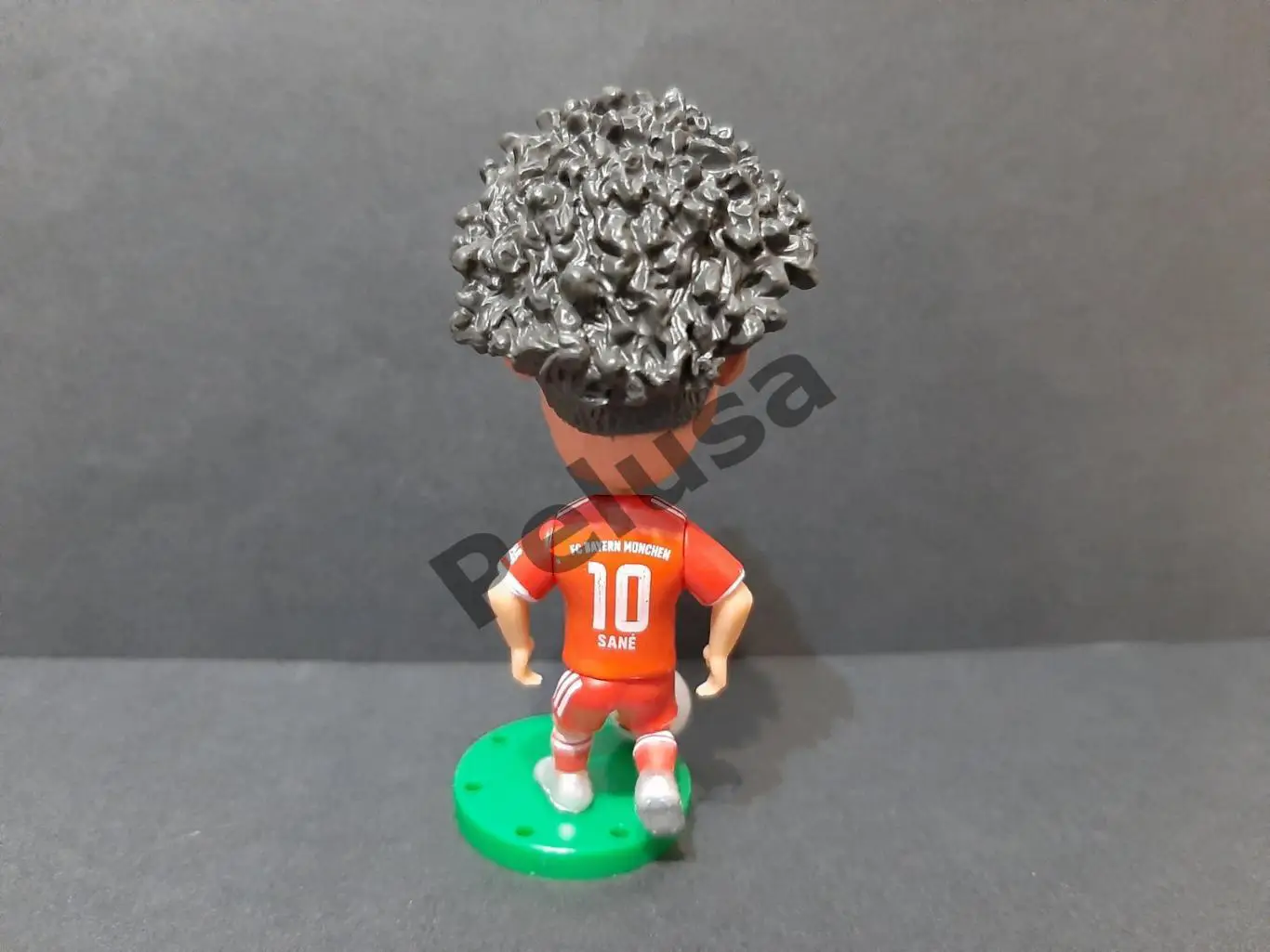 Лерой Сане. Баварія Мюнхен. фігурки футболістів soccerwe 2