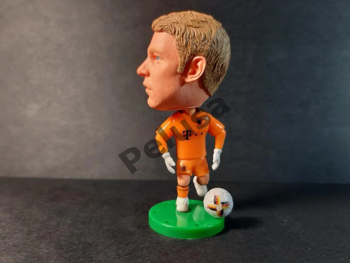 Мануель Ноєр. Баварія Мюнхен. фігурки футболістів soccerwe 3