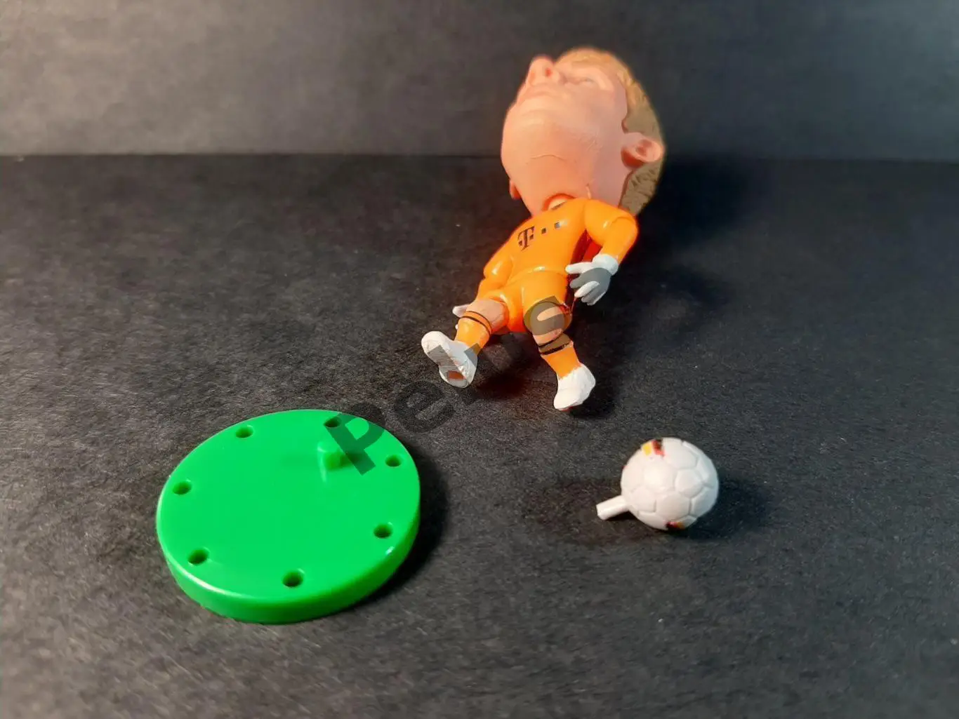 Мануель Ноєр. Баварія Мюнхен. фігурки футболістів soccerwe 4