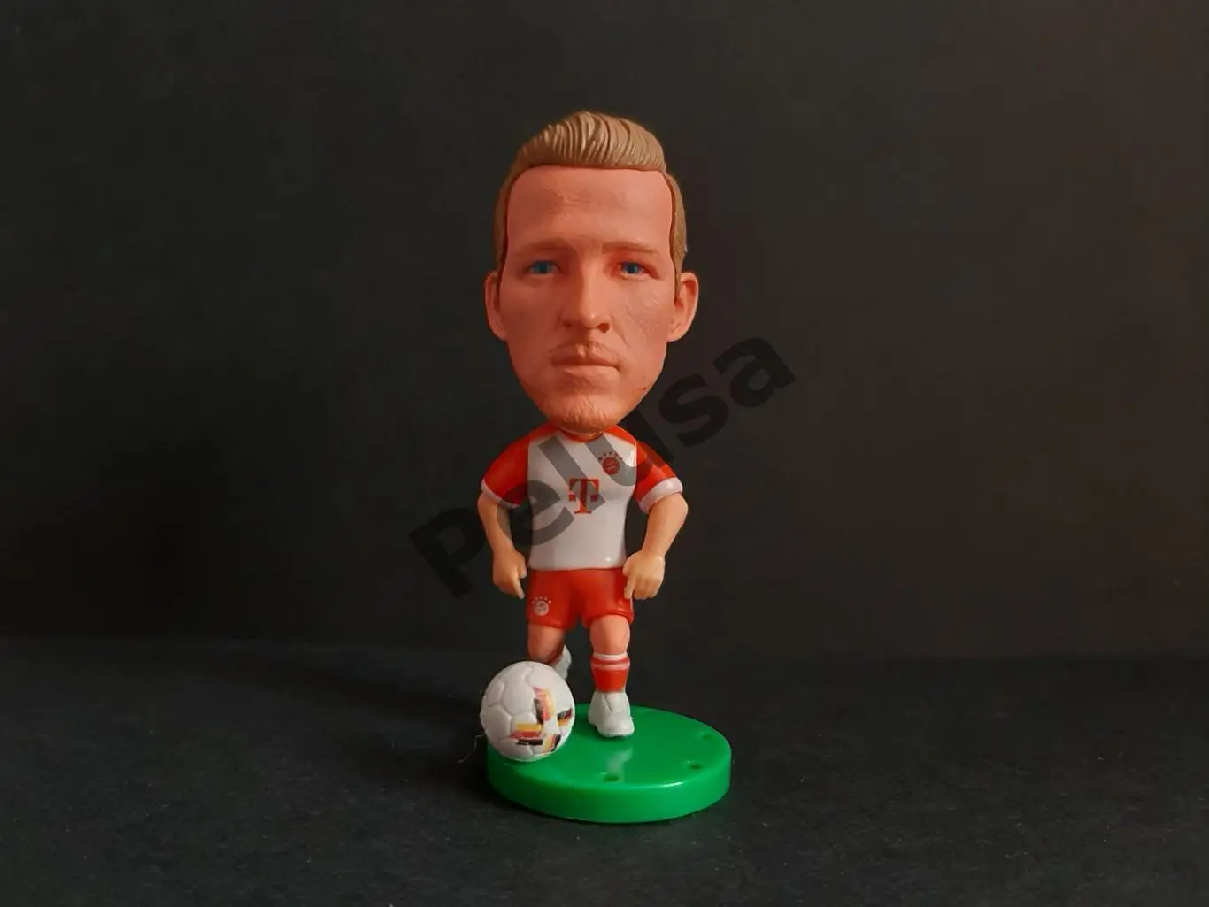 Гаррі Кейн. Баварія Мюнхен. фігурки футболістів soccerwe