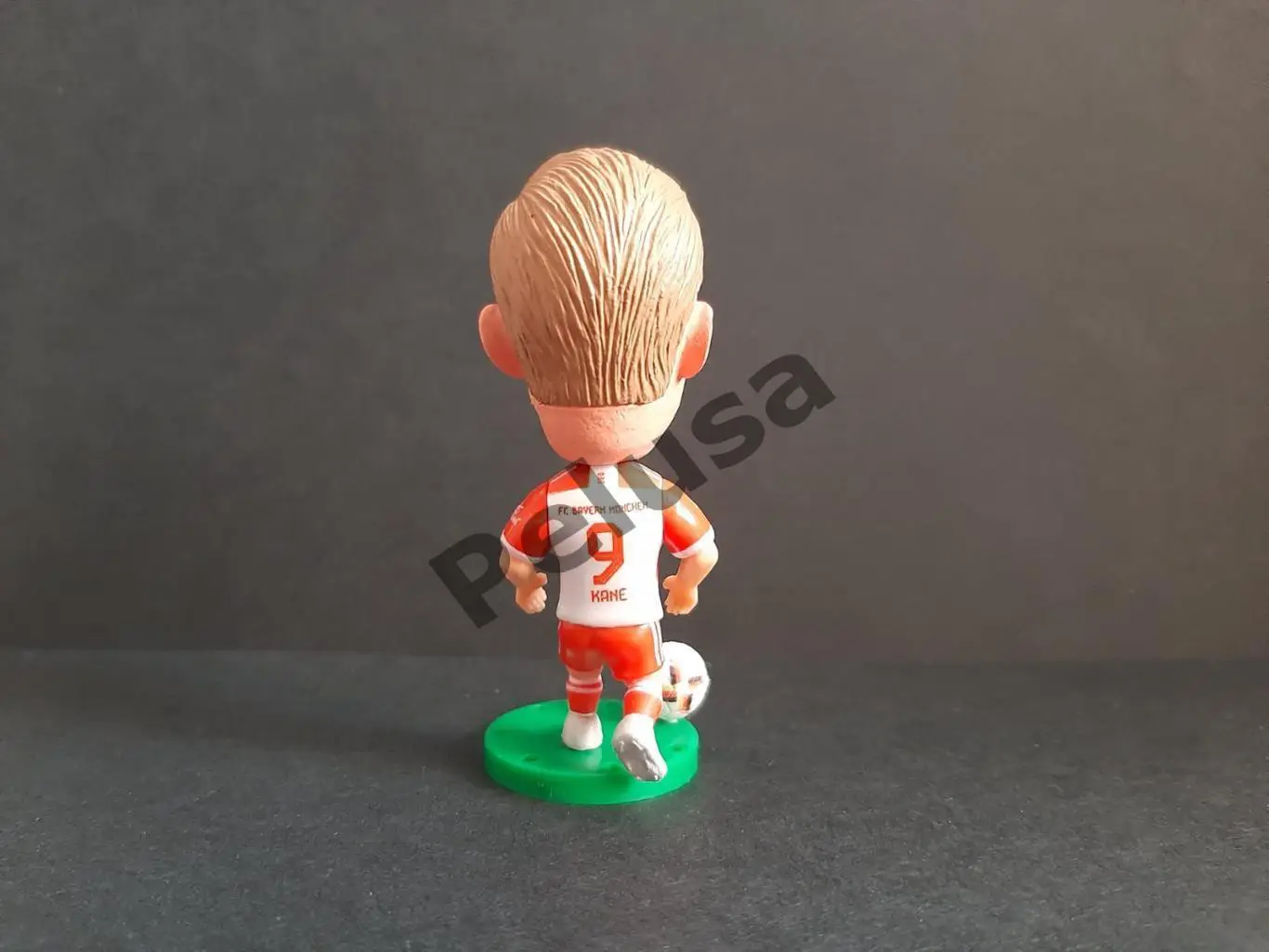 Гаррі Кейн. Баварія Мюнхен. фігурки футболістів soccerwe 2