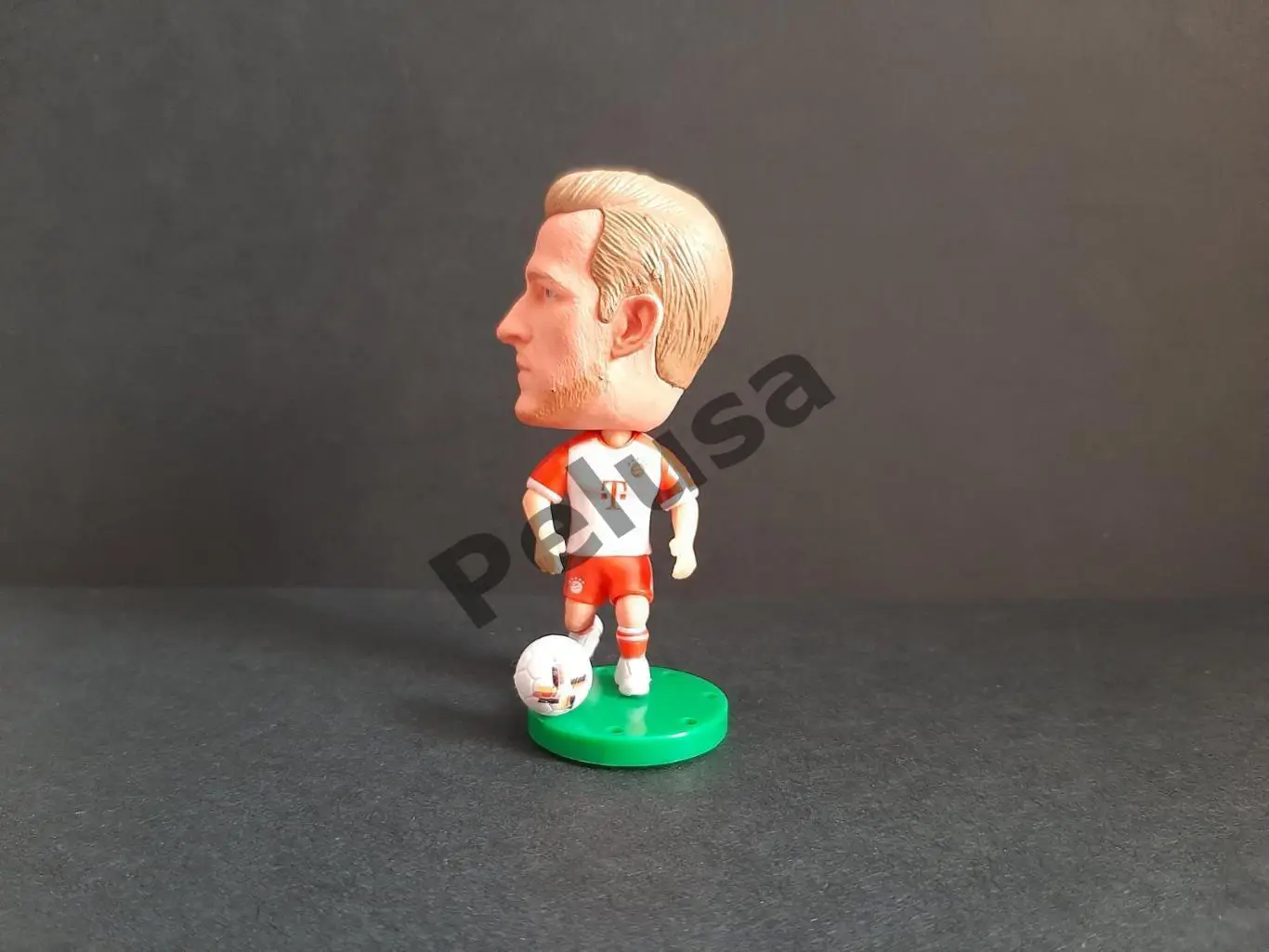 Гаррі Кейн. Баварія Мюнхен. фігурки футболістів soccerwe 3