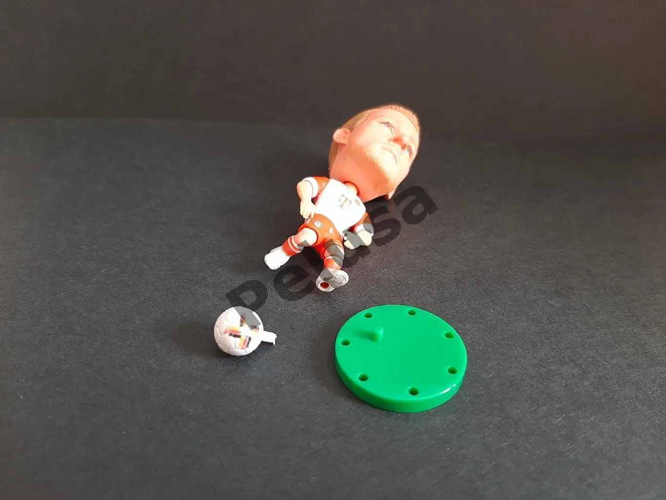 Гаррі Кейн. Баварія Мюнхен. фігурки футболістів soccerwe 4