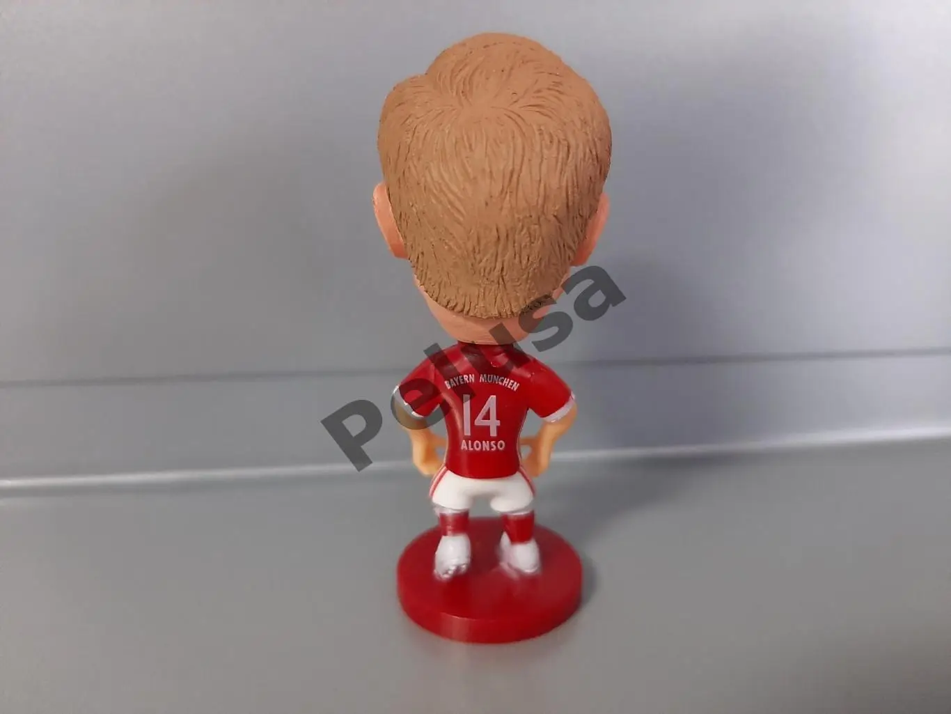 Хабі Алонсо. Баварія Мюнхен. фігурки футболістів soccerwe 2