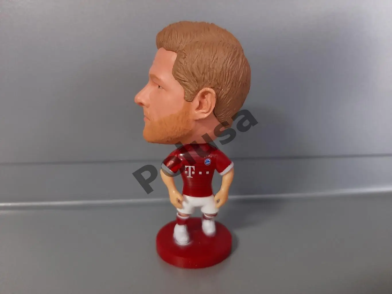 Хабі Алонсо. Баварія Мюнхен. фігурки футболістів soccerwe 3
