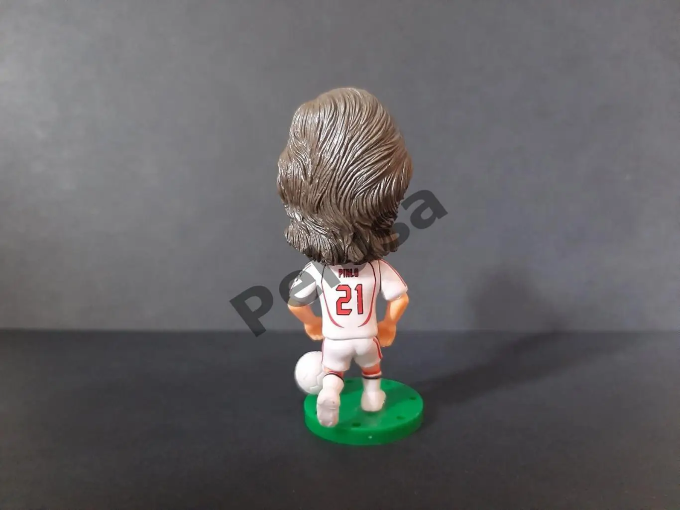 Андреа Пірло. Мілан (біла форма). фігурки футболістів soccerwe 2