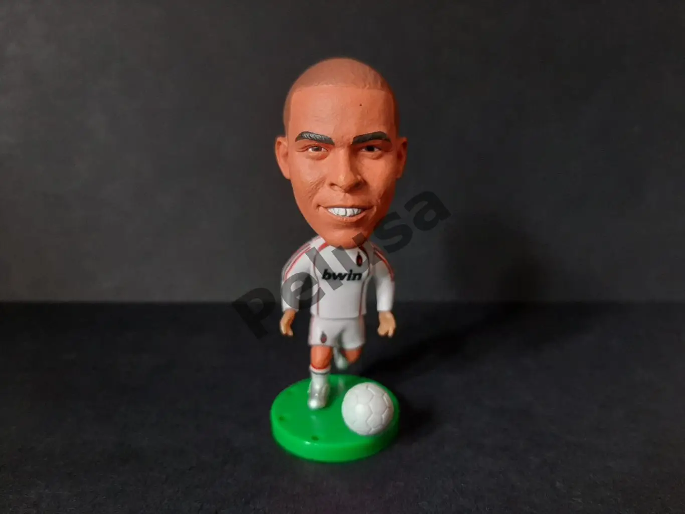 Роналдо. Мілан (біла форма). фігурки футболістів soccerwe