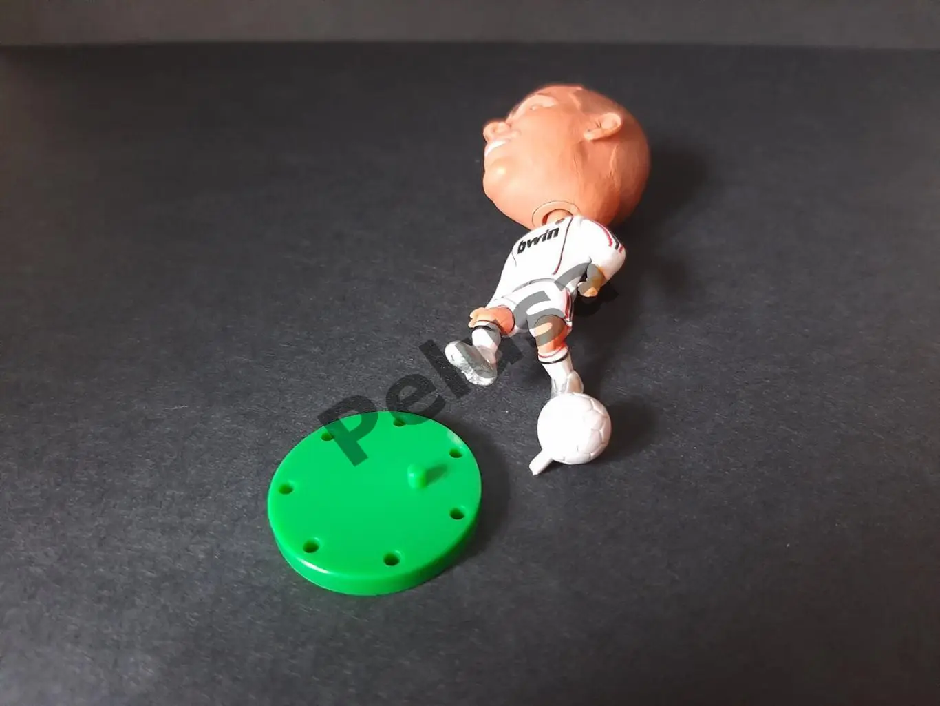 Роналдо. Мілан (біла форма). фігурки футболістів soccerwe 4