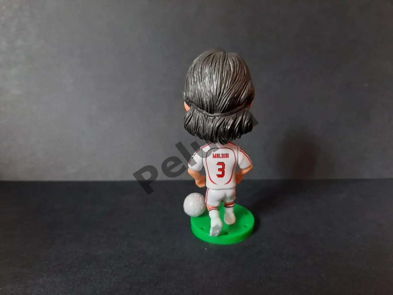 Паоло Мальдіні. Мілан (біла форма). фігурки футболістів soccerwe 2