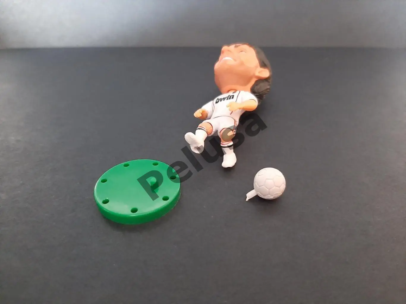 Паоло Мальдіні. Мілан (біла форма). фігурки футболістів soccerwe 4