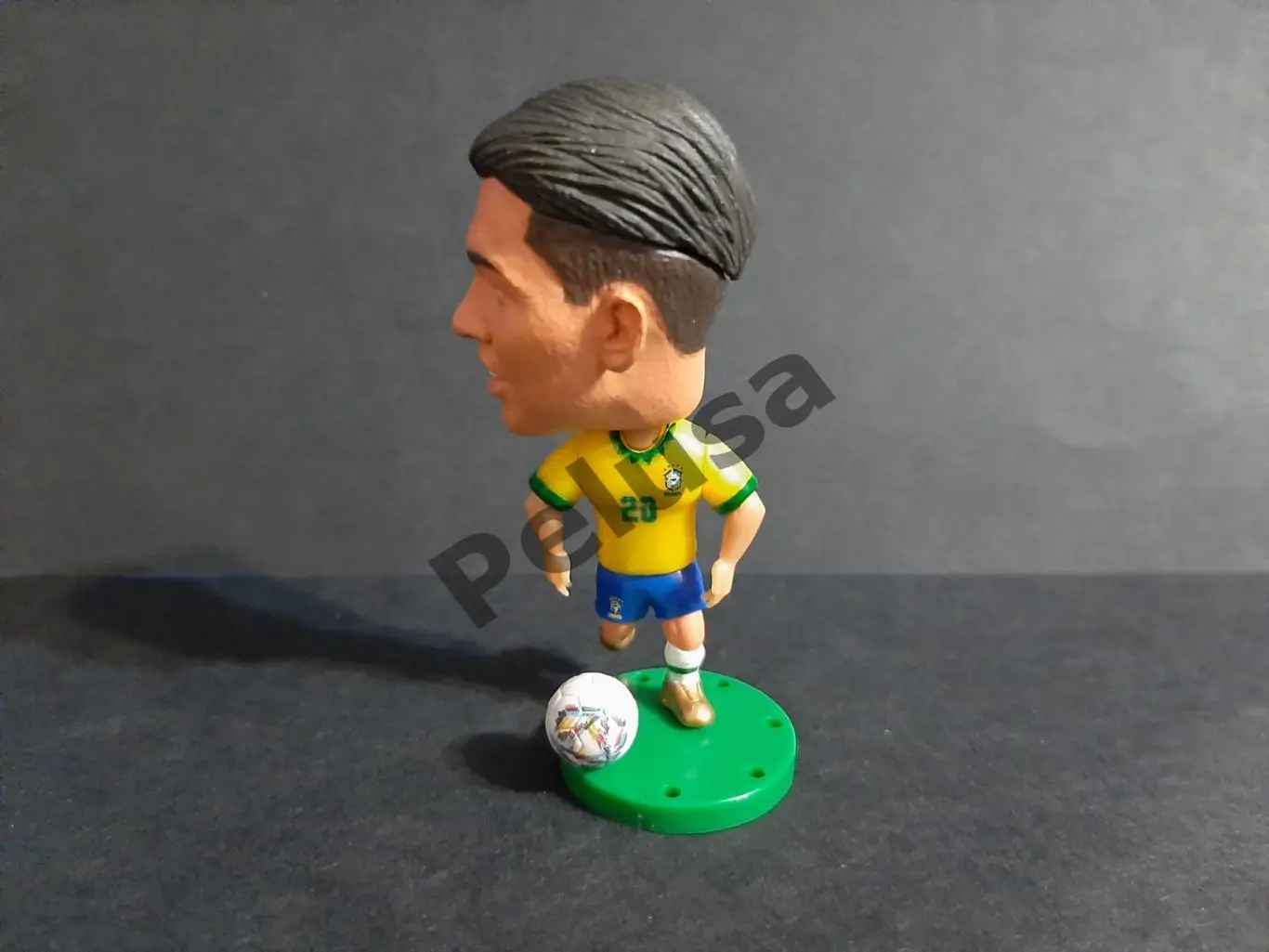 Роберто Фірміно. Бразилія. фігурки футболістів soccerwe 3