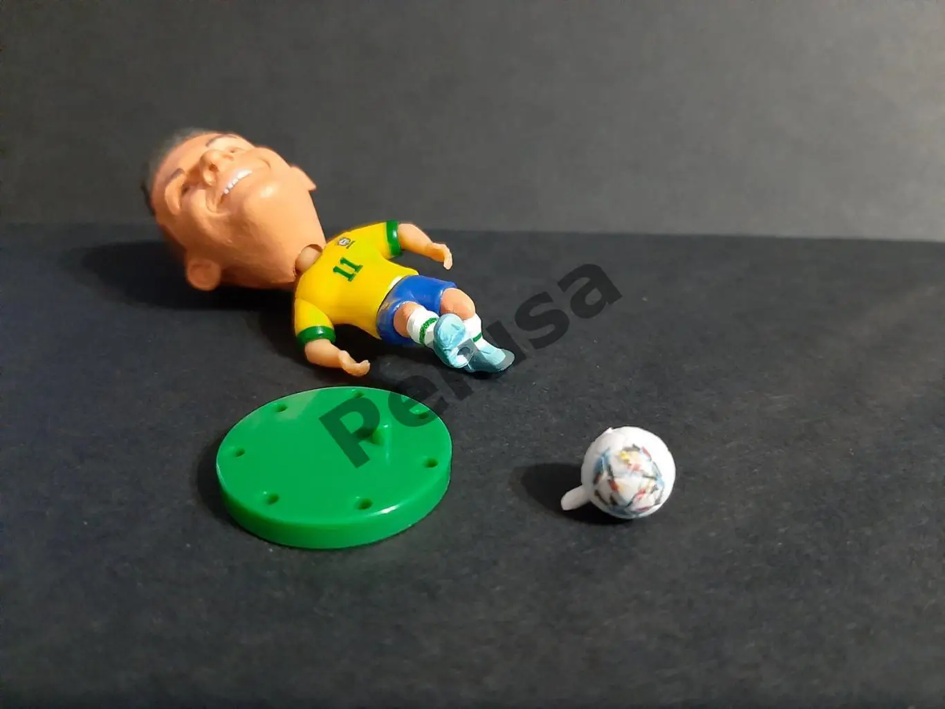 Філіппе Коутінью. Бразилія. фігурки футболістів soccerwe 4