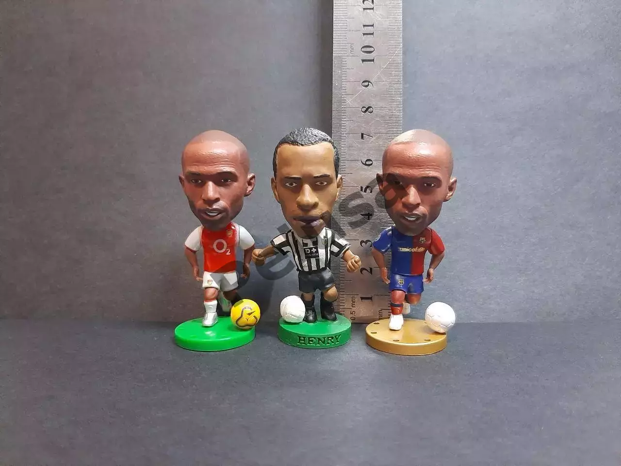 Тьєррі Анрі. Арсенал, Ювентус, Барселона. Фігурки футболістів 6