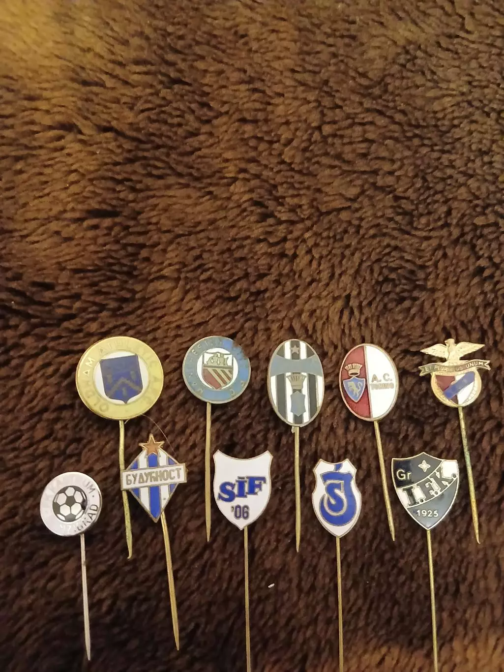 Лот 10 знаков ФК Европы