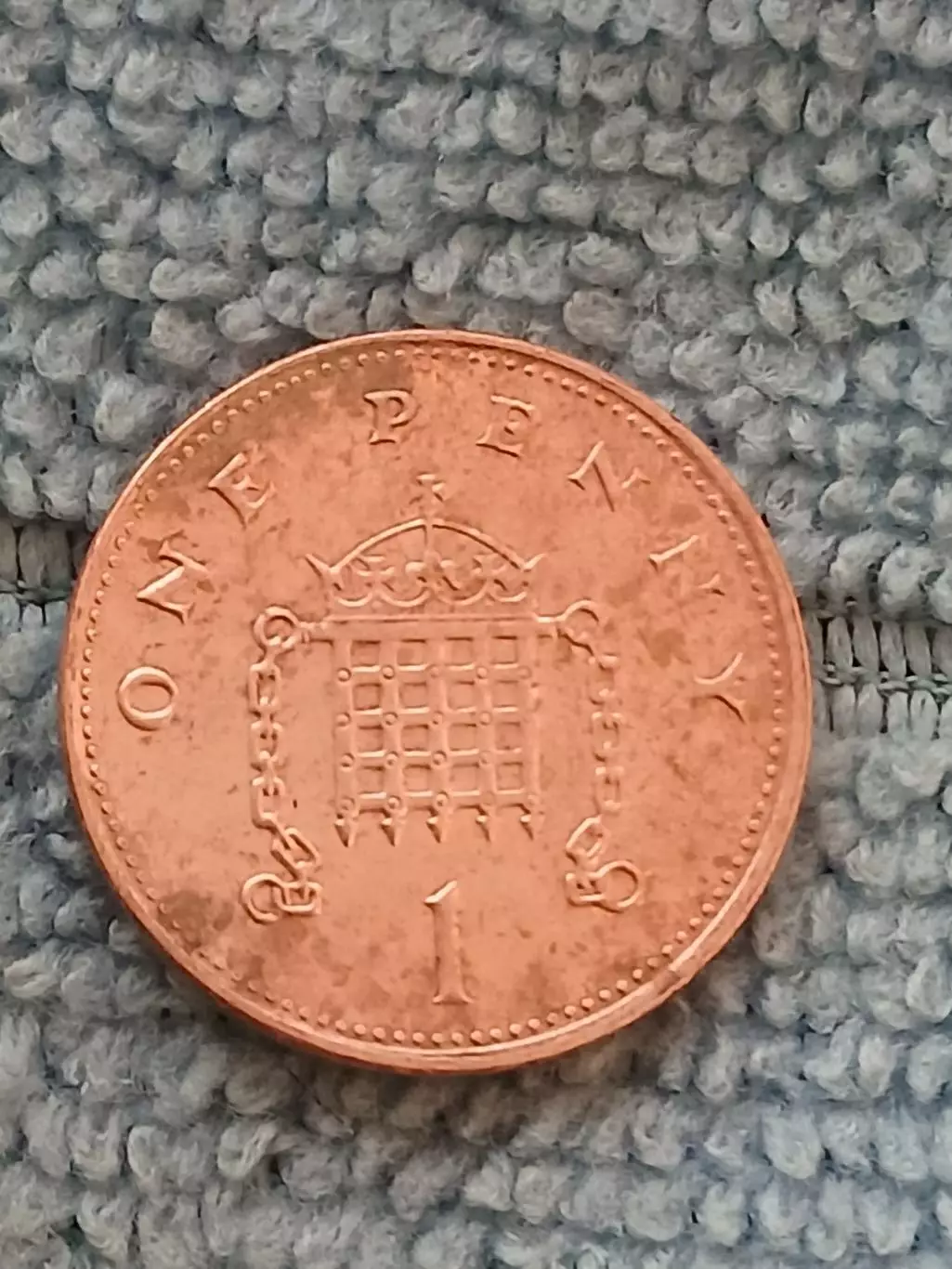 1 пени 2000 Великобритания