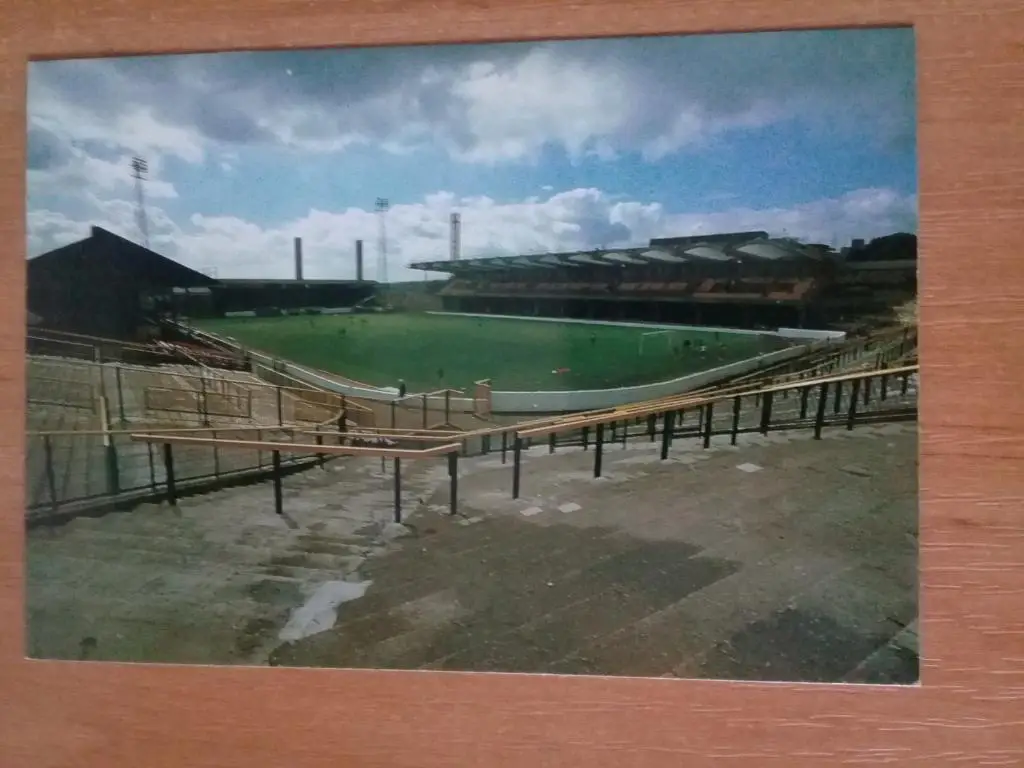 Стадион. Уотерфорд, Англия