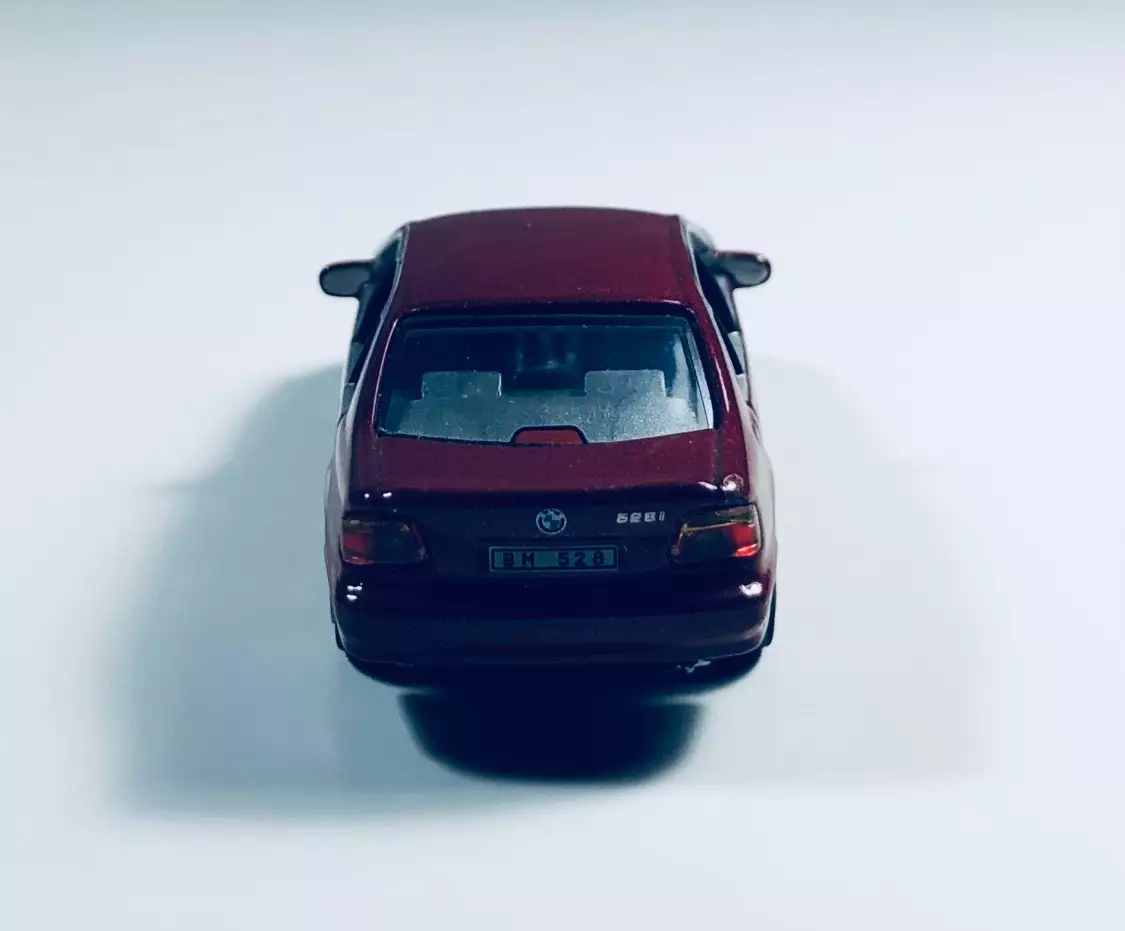 Автомобиль BMW 5er 3