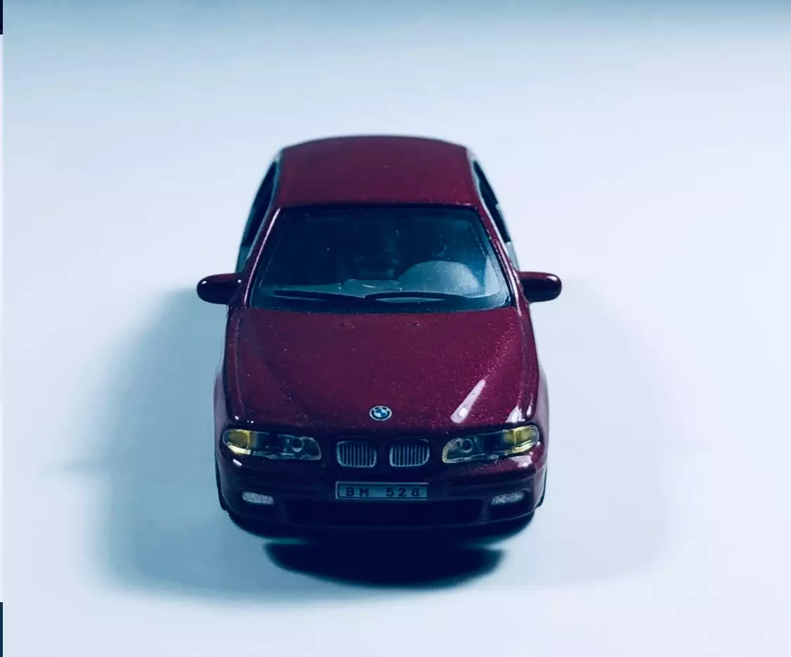 Автомобиль BMW 5er 1