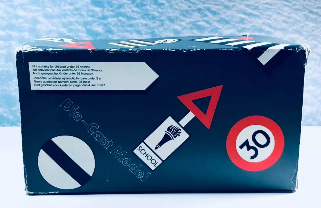 Corgi Classics Bedford O Pantechnicon C953/7 Camp Hopson 1