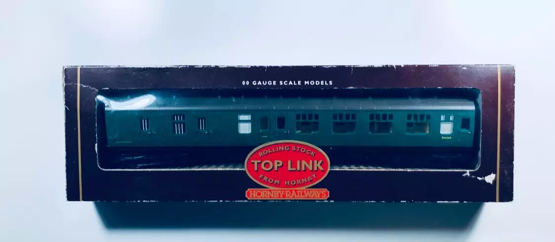 Вагон Hornby BR Mk1 Brake Coach in Southern Region green