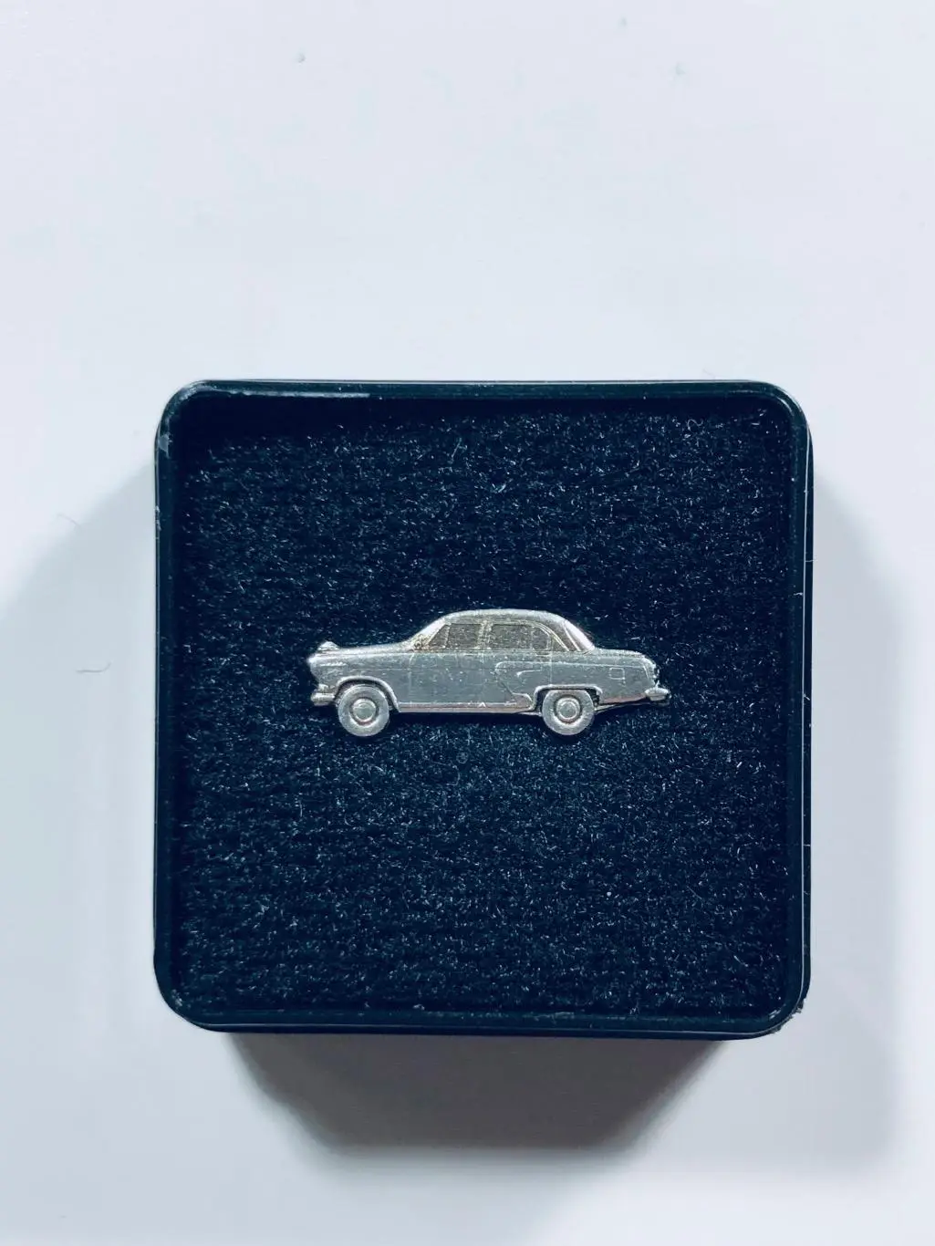 Значок ГАЗ - 21 «Волга»