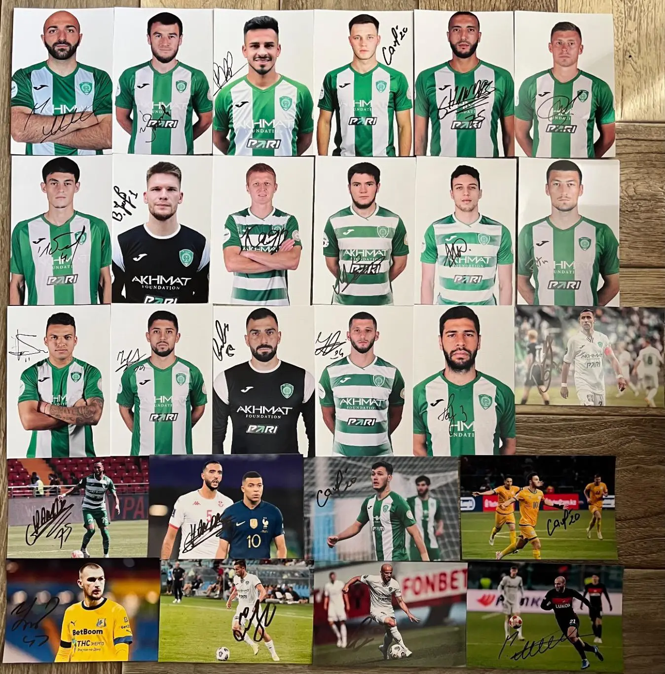 Автографы футболистов фк Ахмат