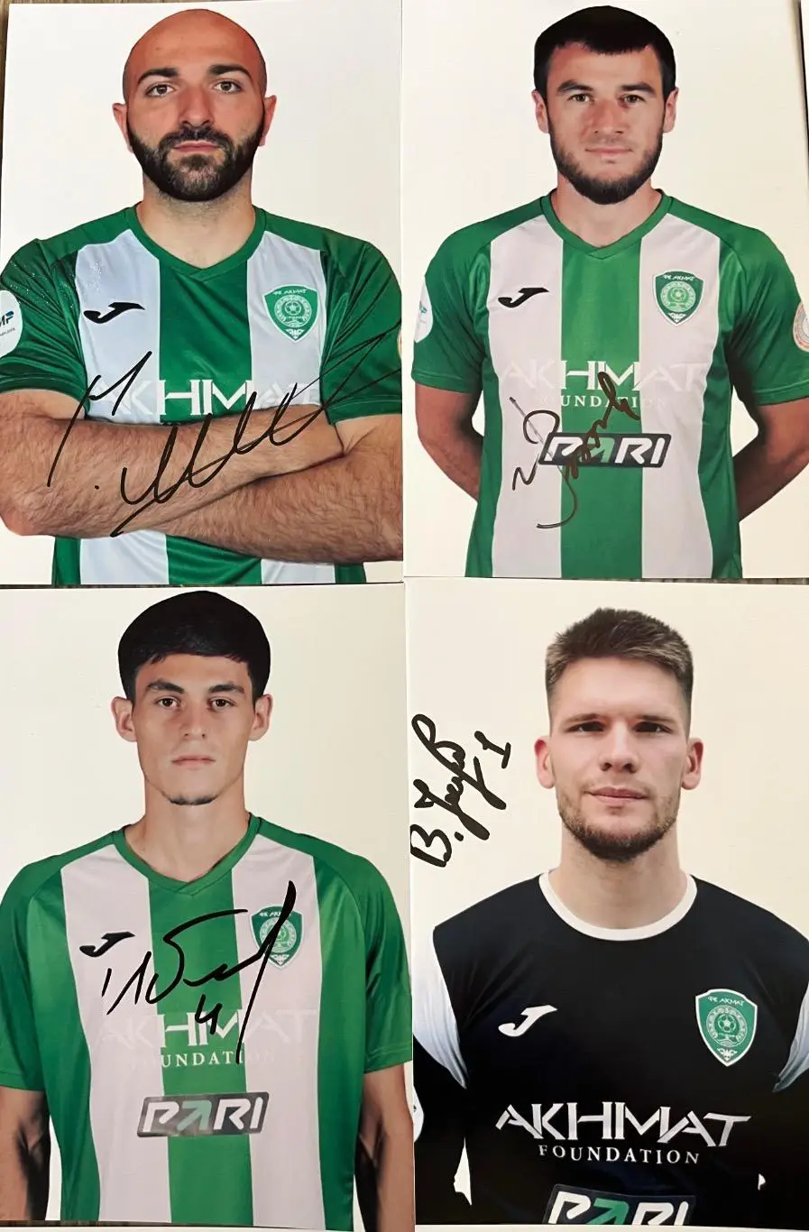 Автографы футболистов фк Ахмат 1